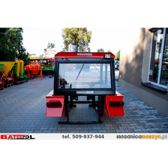 Kabina C-330 NAGLAK metalowe błotniki kanciaste + oświetlenie